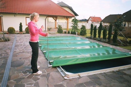 Celoročná bezpečnostná bazénová plachta UNIVERSAL